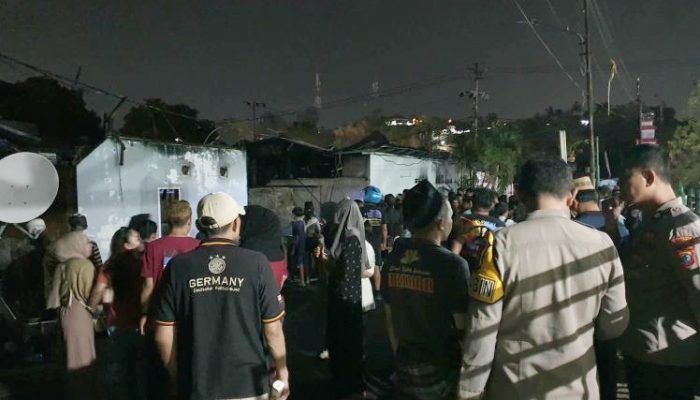 Kebakaran Empat Rumah di Ternate Baru, Polsek Singkil  Lakukan Pengamanan dan Pastikan Tak Ada Korban Jiwa