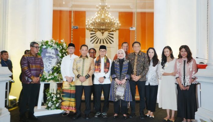 Kapolri Hadiri Pembukaan Pameran Nasirun “Bersimpuh di Kaki Para Guru” di Galeri Nasional Indonesia