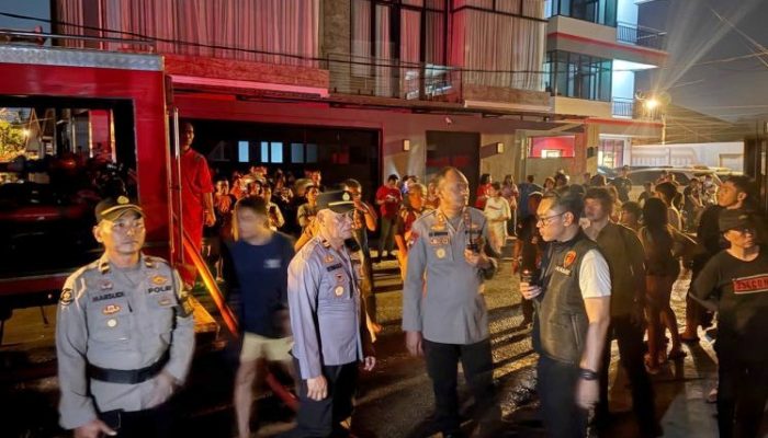 Wakapolresta Manado Turun Langsung Bantu Warga Terdampak Kebakaran di Sario