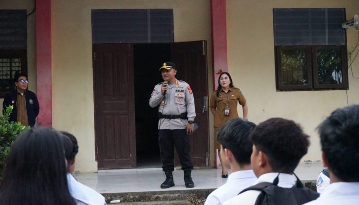 Direktur Binmas Polda Sulut Ajak Siswa SMAN 8 Manado Disiplin, Jauhi Tawuran, Judol dan Narkoba