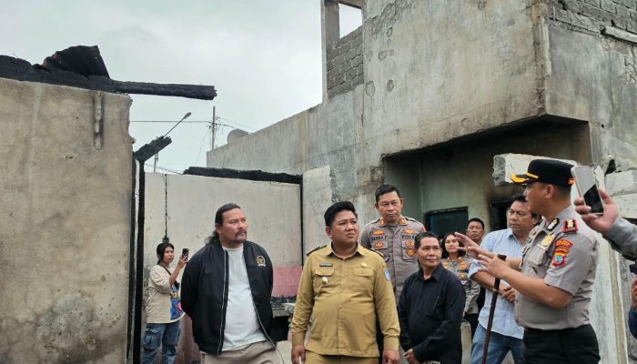 Kapolres Bitung Kawal Kunjungan Komisi III DPR RI, Korban Kebakaran Pateten I Terima Bantuan Rp25 Juta