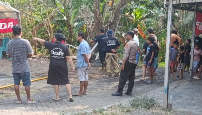 Kebakaran Lahan di Paniki Atas, Polsek Mapanget dan Damkar Bergerak Cepat